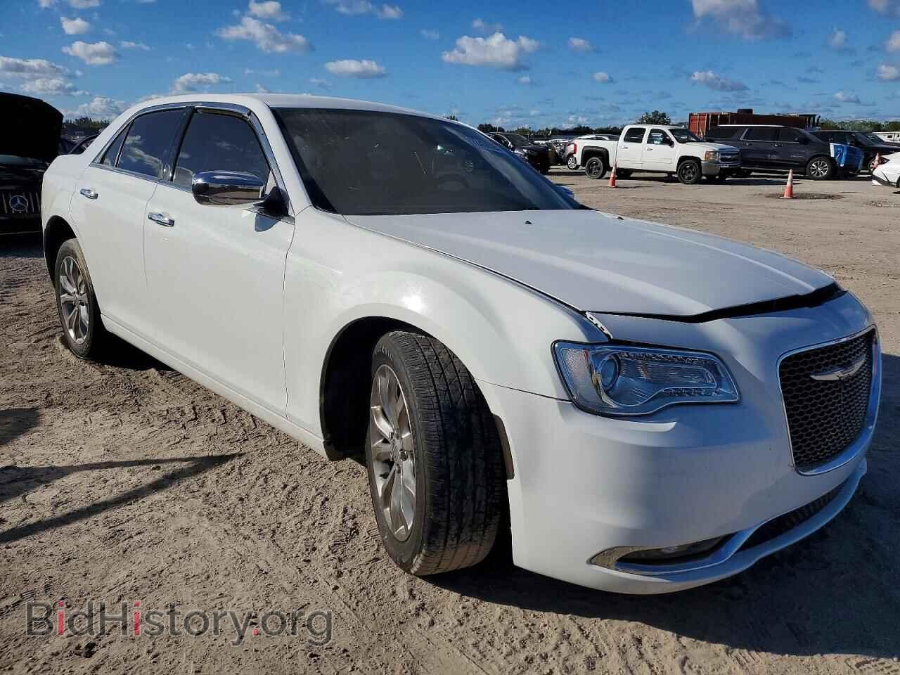 2019 CHRYSLER 300 - VIN: 2C3CCAKG6KH704520 - Фото 4