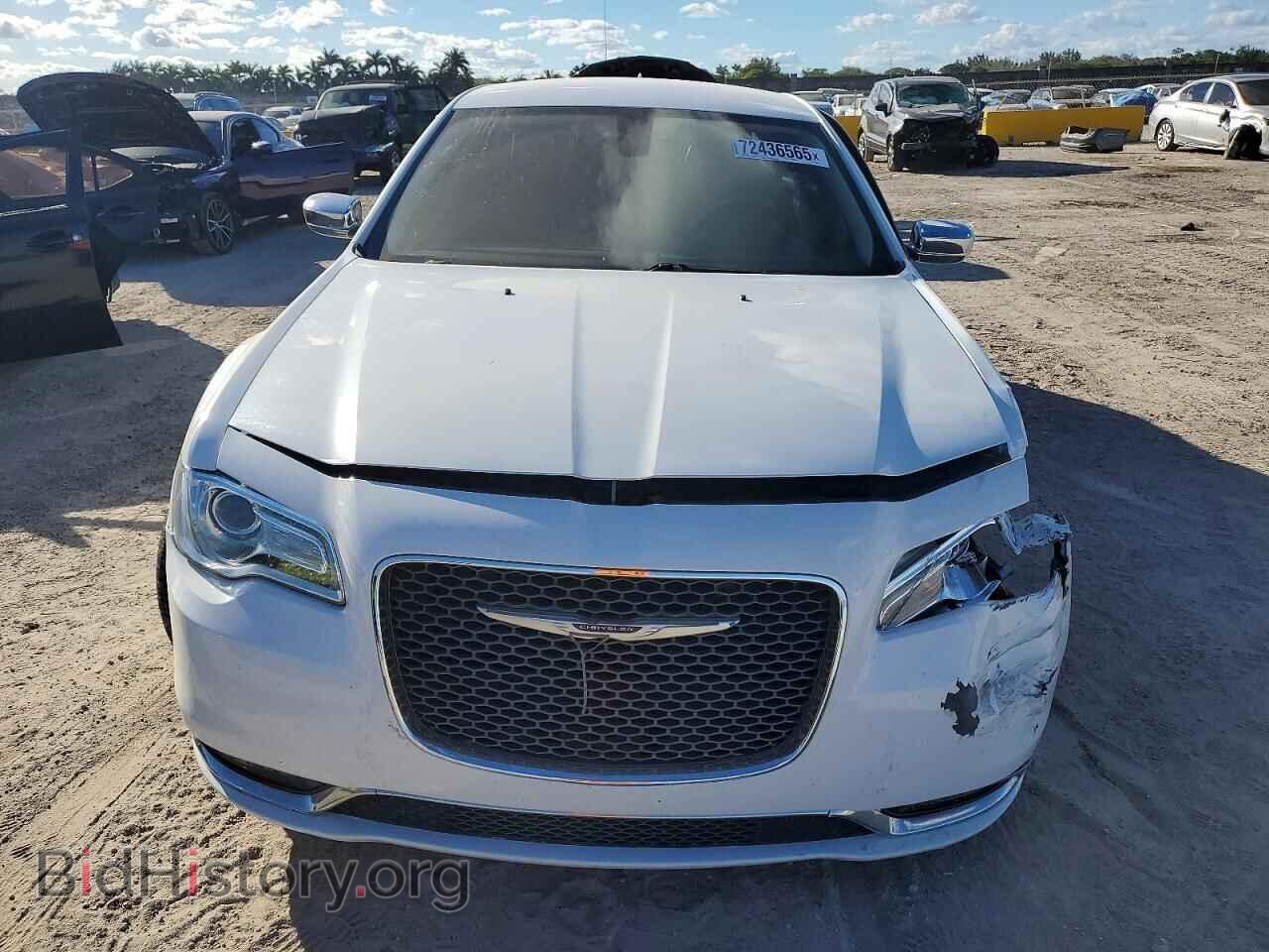 2019 CHRYSLER 300 - VIN: 2C3CCAKG6KH704520 - Фото 5
