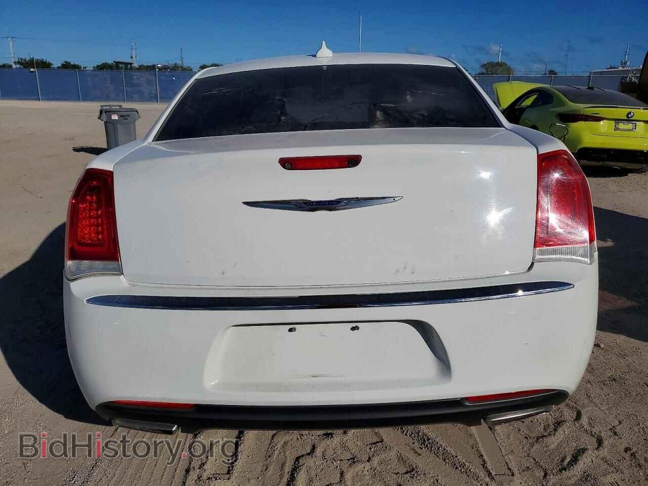 2019 CHRYSLER 300 - VIN: 2C3CCAKG6KH704520 - Фото 6