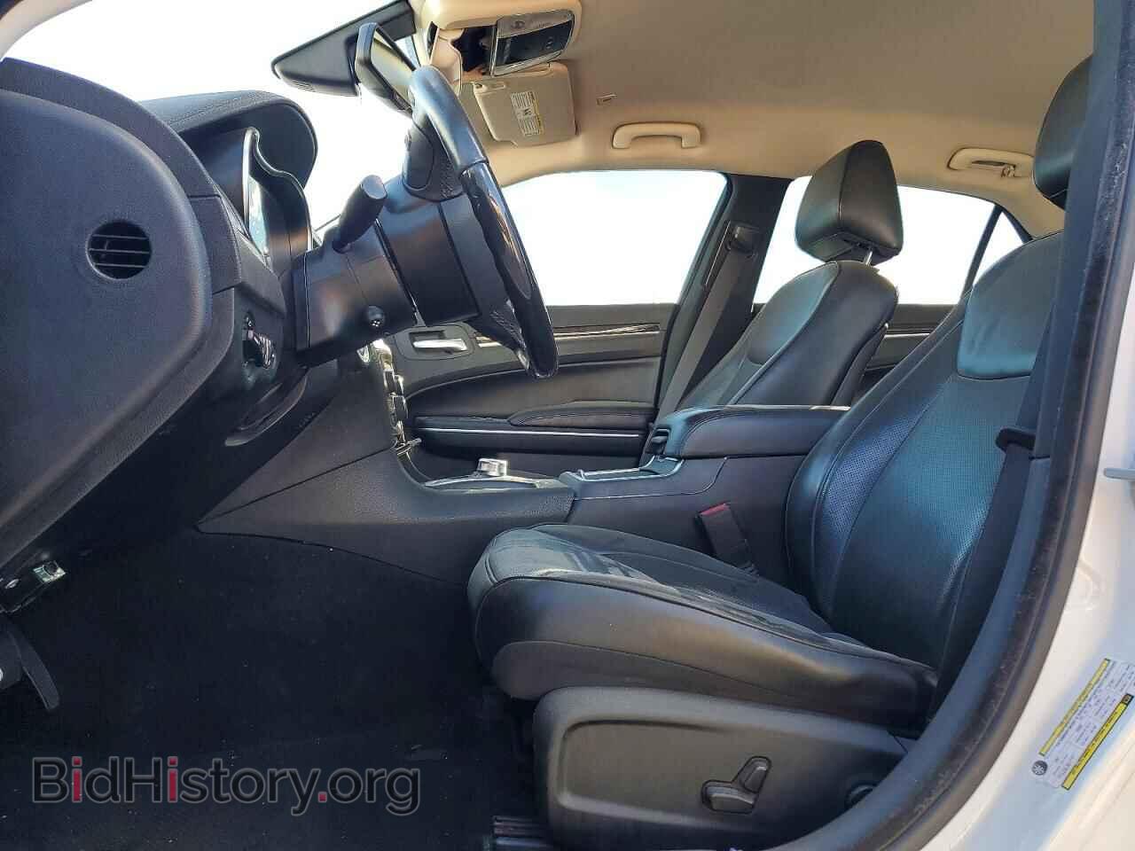 2019 CHRYSLER 300 - VIN: 2C3CCAKG6KH704520 - Фото 7