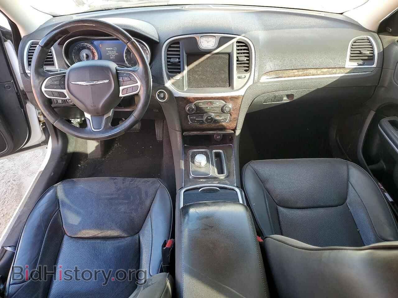 2019 CHRYSLER 300 - VIN: 2C3CCAKG6KH704520 - Фото 8