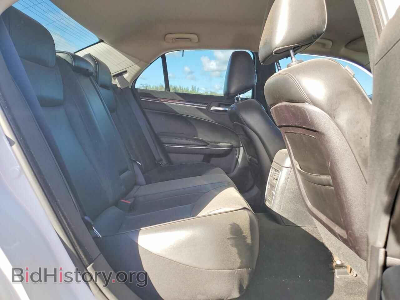 2019 CHRYSLER 300 - VIN: 2C3CCAKG6KH704520 - Фото 10