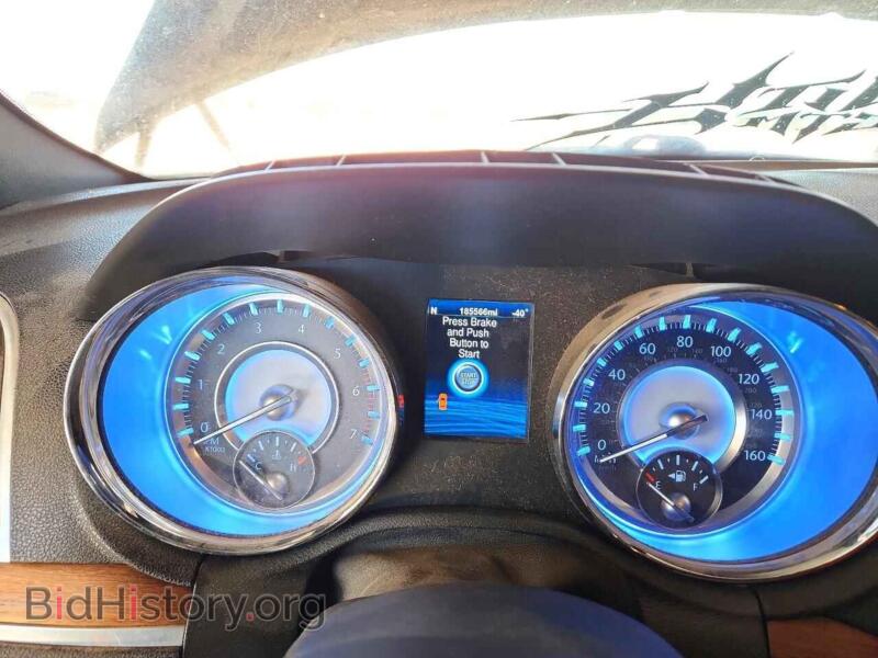 2016 Chrysler 300 (VIN 2C3CCAPG4GH116745) — photo 9 of 13