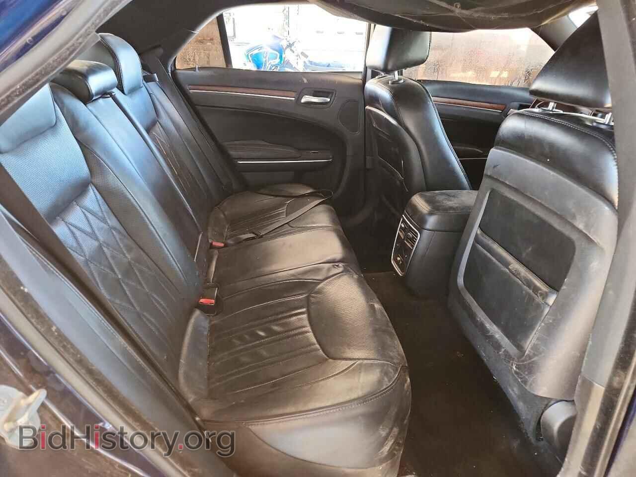 2016 Chrysler 300 (VIN 2C3CCAPG4GH116745) — photo 10 of 13