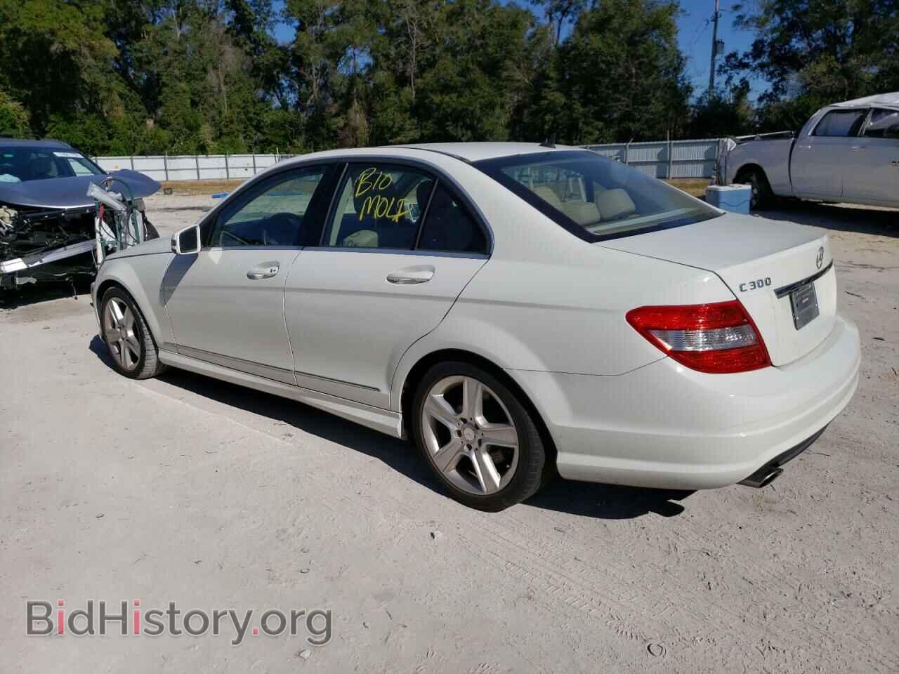 2011 MERCEDES-BENZ C-CLASS - VIN: WDDGF5EB4BR175280 - Фото 2