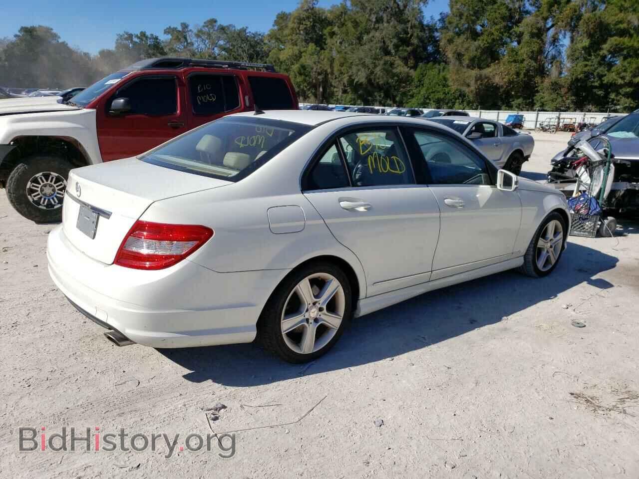 2011 MERCEDES-BENZ C-CLASS - VIN: WDDGF5EB4BR175280 - Фото 3