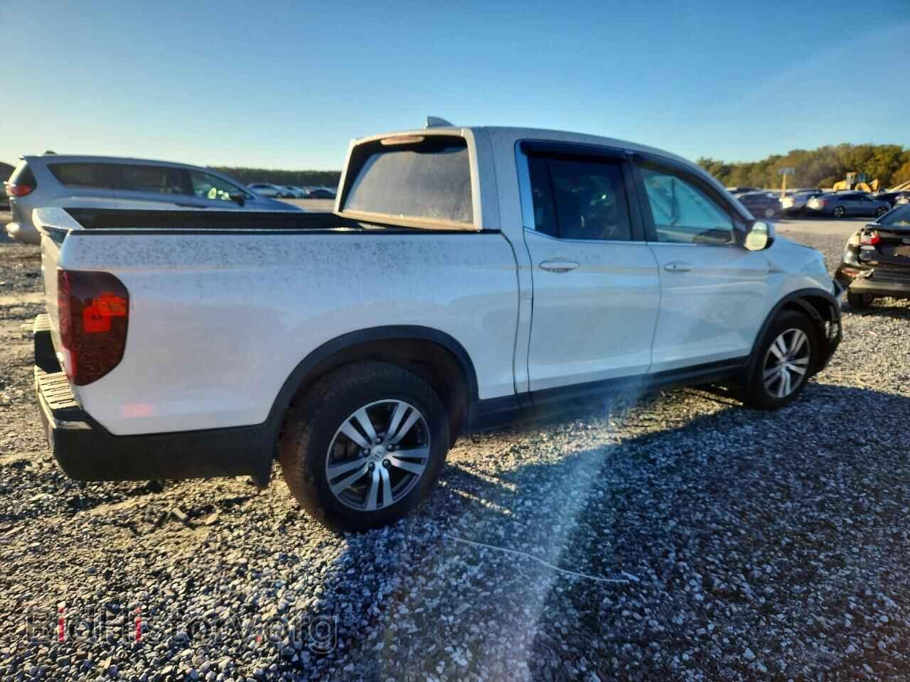 2017 HONDA RIDGELINE - VIN: 5FPYK3F41HB020268 - Photo 3