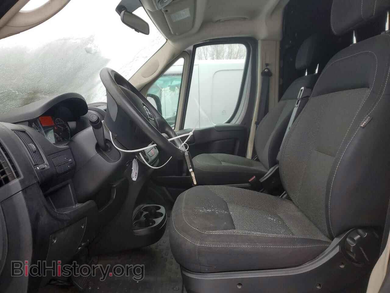 2018 RAM All Models - VIN: 3C6URVHGXJE155192 - Фото 7