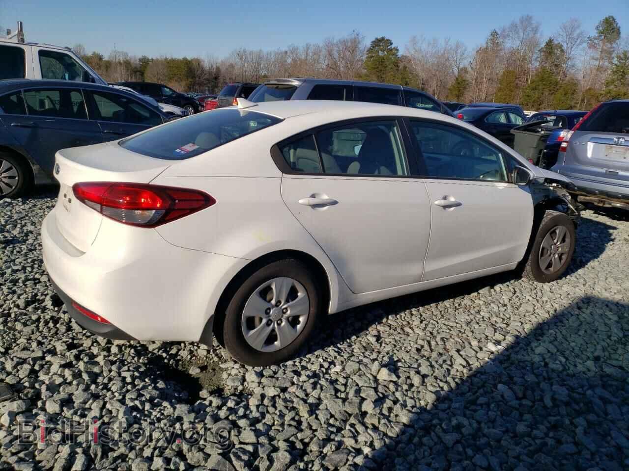 2017 KIA FORTE - VIN: 3KPFK4A78HE060828 - Фото 3