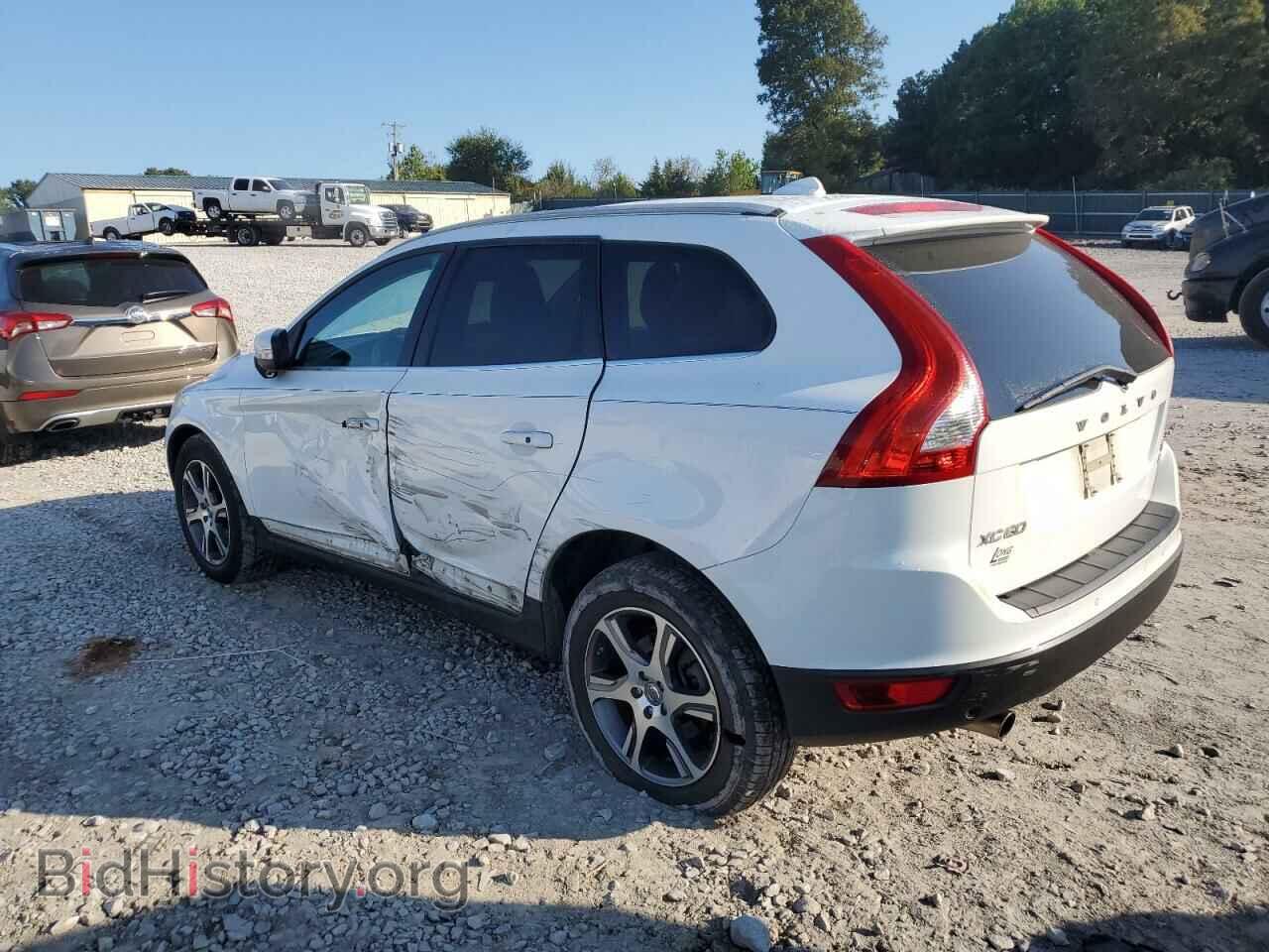 2011 VOLVO XC60 - VIN: YV4902DZ3B2223584 - Фото 2