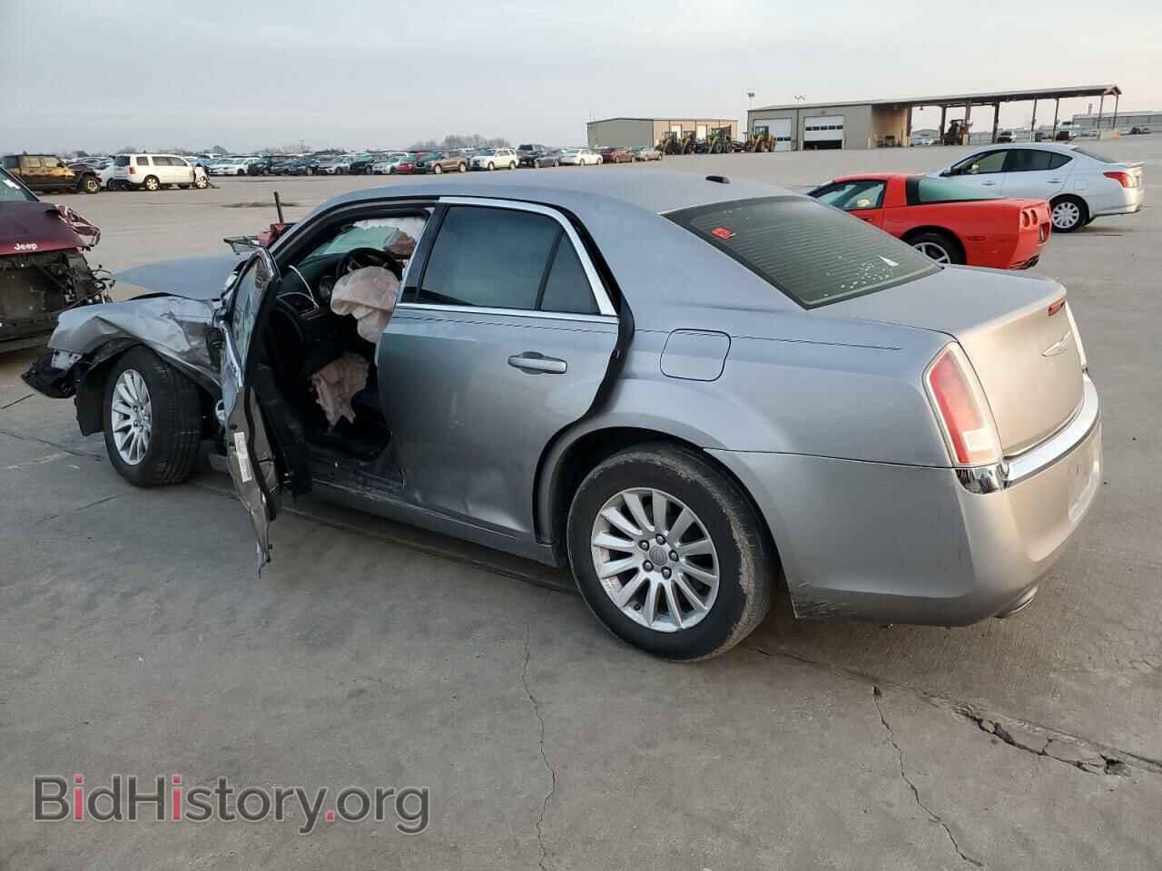 2013 CHRYSLER 300 - VIN: 2C3CCAAG3DH599441 - Фото 2