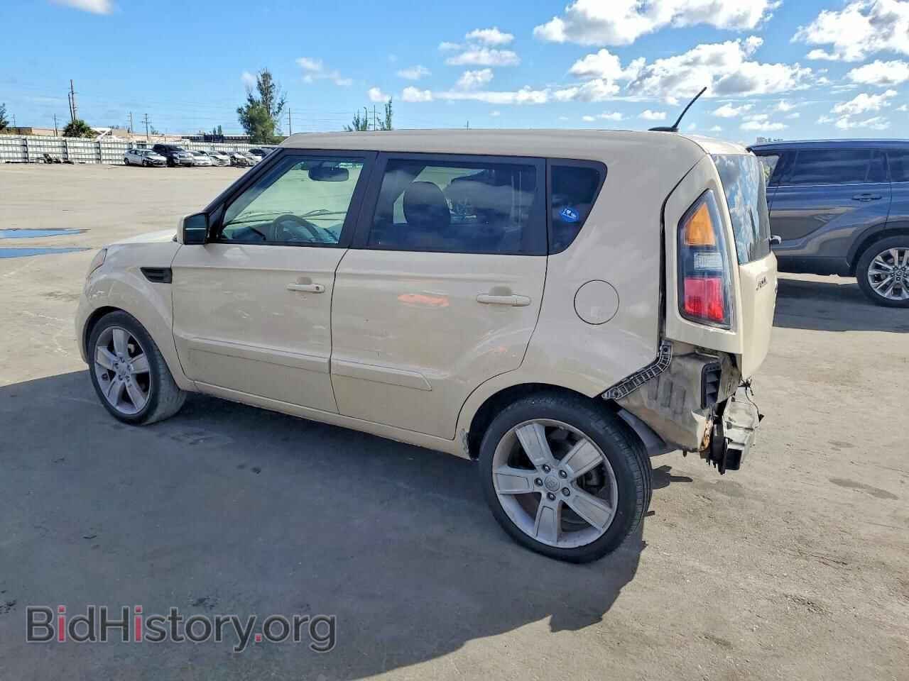 2011 KIA SOUL - VIN: KNDJT2A23B7733872 - Фото 2