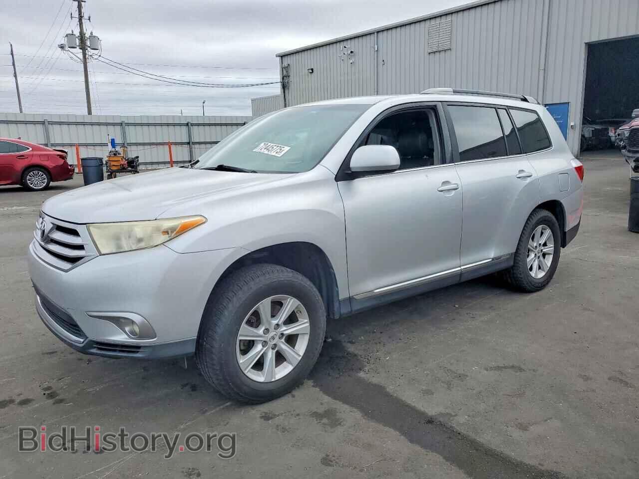 Photo 5TDZK3EH8BS044149 - TOYOTA HIGHLANDER 2011