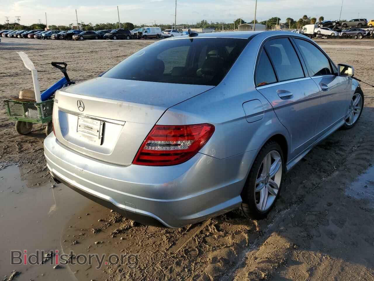 2013 MERCEDES-BENZ C-CLASS - VIN: WDDGF4HB9DA771671 - Фото 3
