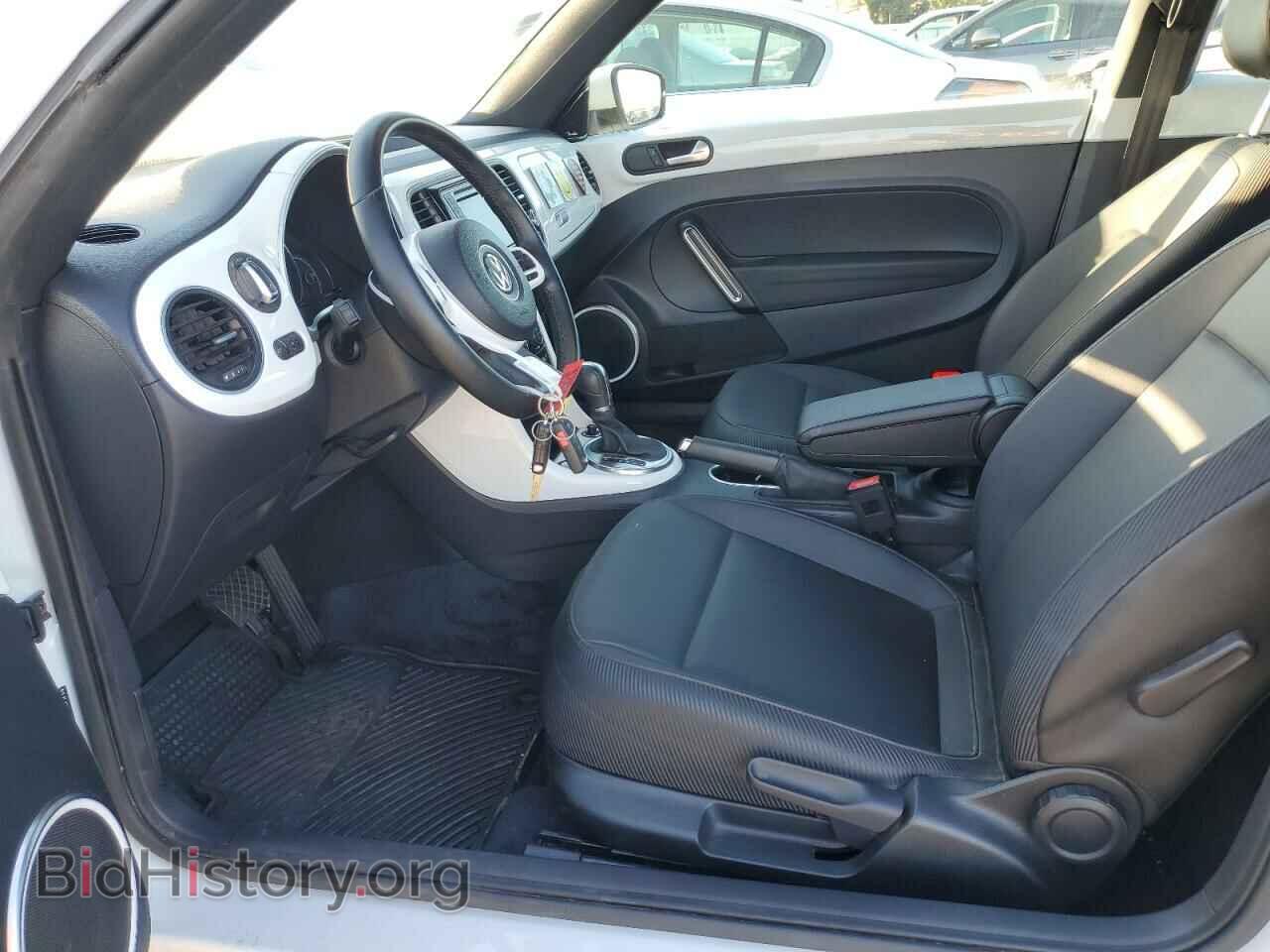 2019 VOLKSWAGEN BEETLE - VIN: 3VWJD7AT3KM716429 - Фото 7