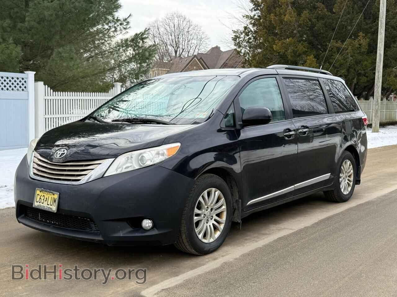 2017 TOYOTA All Models - VIN: 5TDYZ3DC5HS788846 - Фото 2