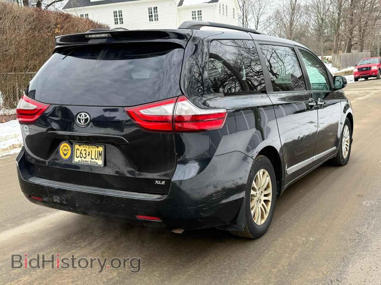 2017 TOYOTA All Models - VIN: 5TDYZ3DC5HS788846 - Фото 4