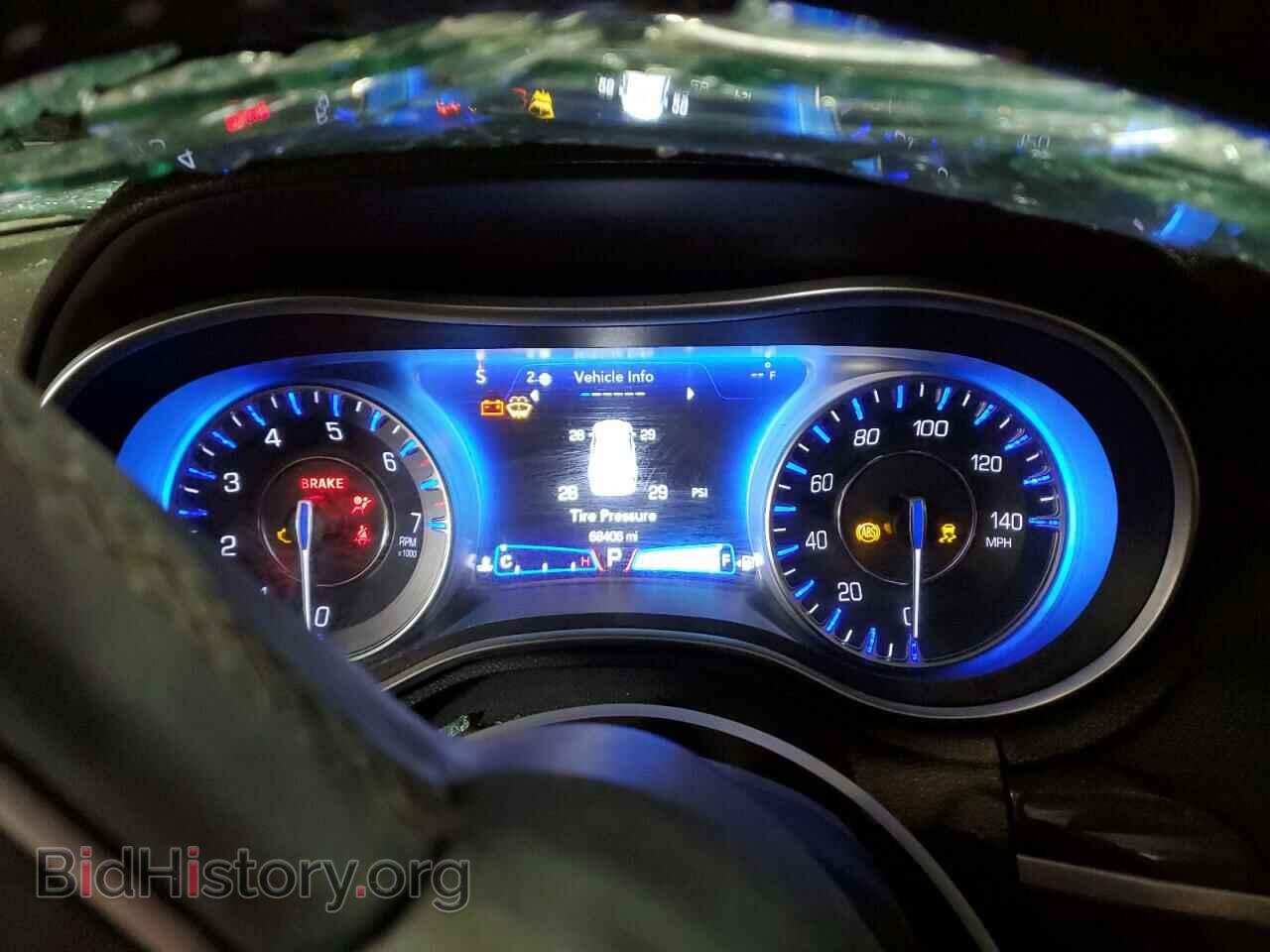 2019 CHRYSLER 300 - VIN: 2C3CCAEG7KH536320 - Фото 9