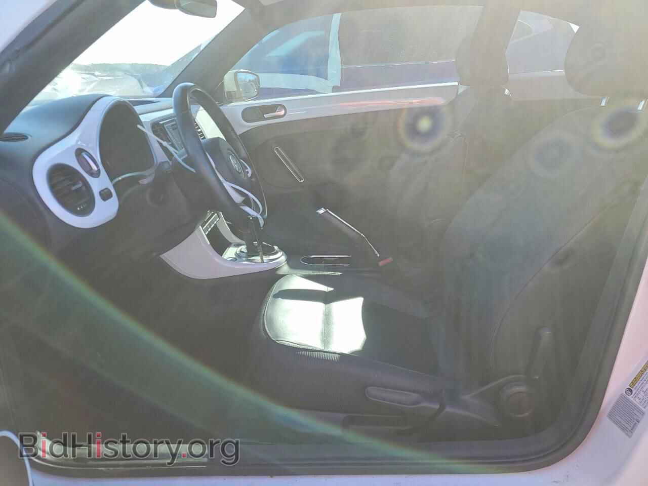 2017 VOLKSWAGEN BEETLE - VIN: 3VWJ17AT7HM607439 - Фото 7