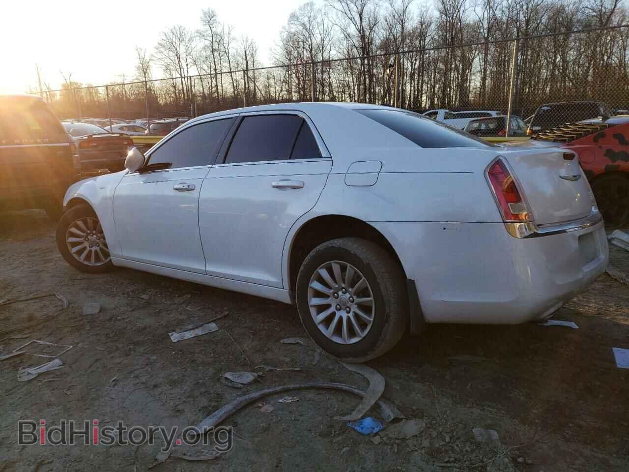 2013 CHRYSLER 300 - VIN: 2C3CCAAG4DH556498 - Фото 2