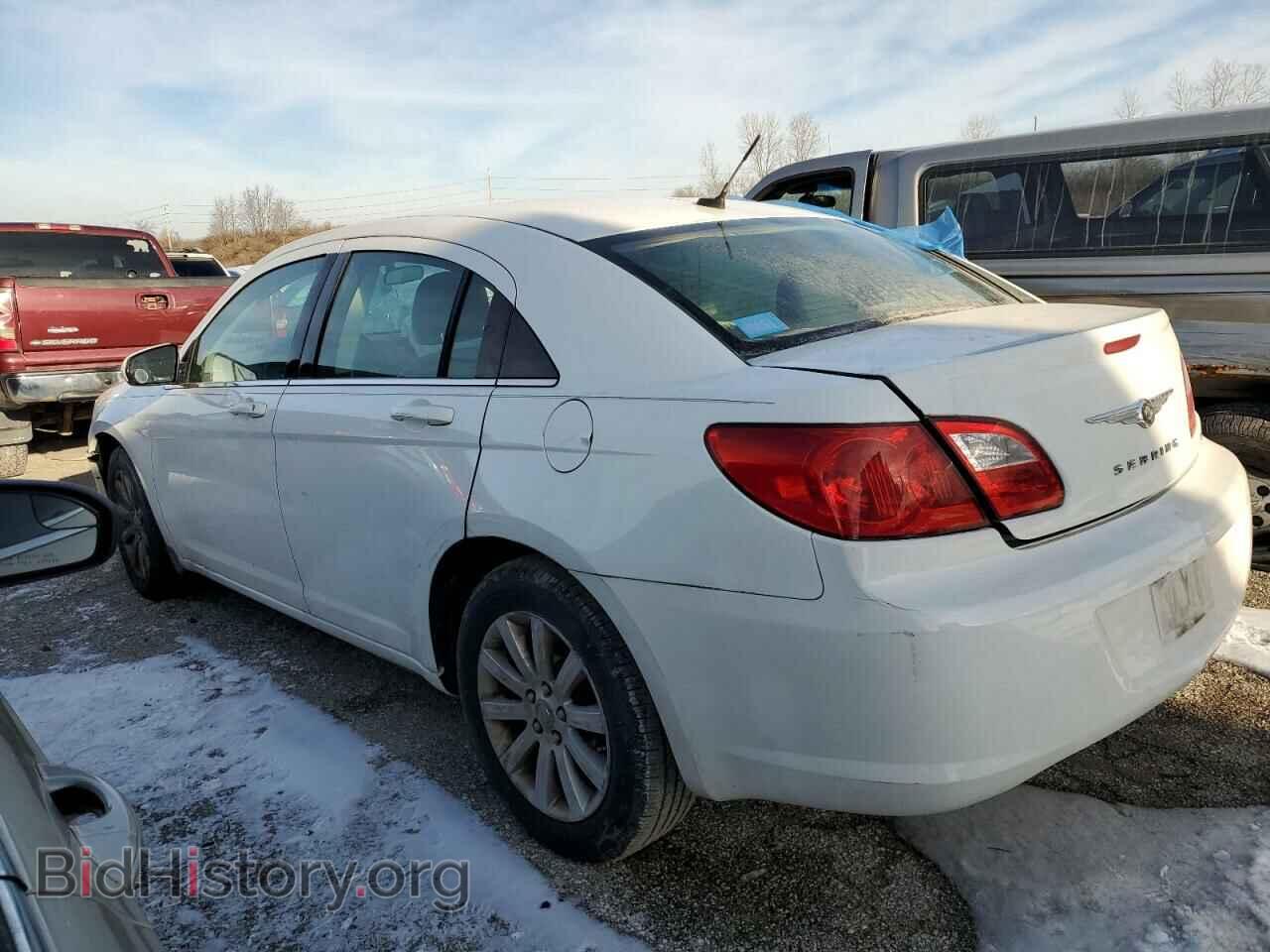 2010 CHRYSLER SEBRING - VIN: 1C3CC5FB2AN226205 - Фото 2