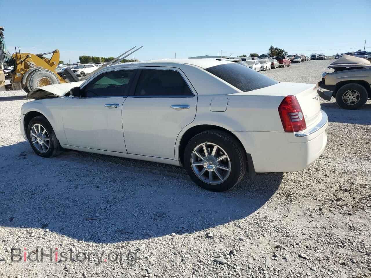 2010 CHRYSLER 300 - VIN: 2C3CK3CV5AH129322 - Фото 2