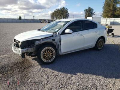 2011 Mazda 3 3 I, white — VIN JM1BL1VG1B1435263, Copart