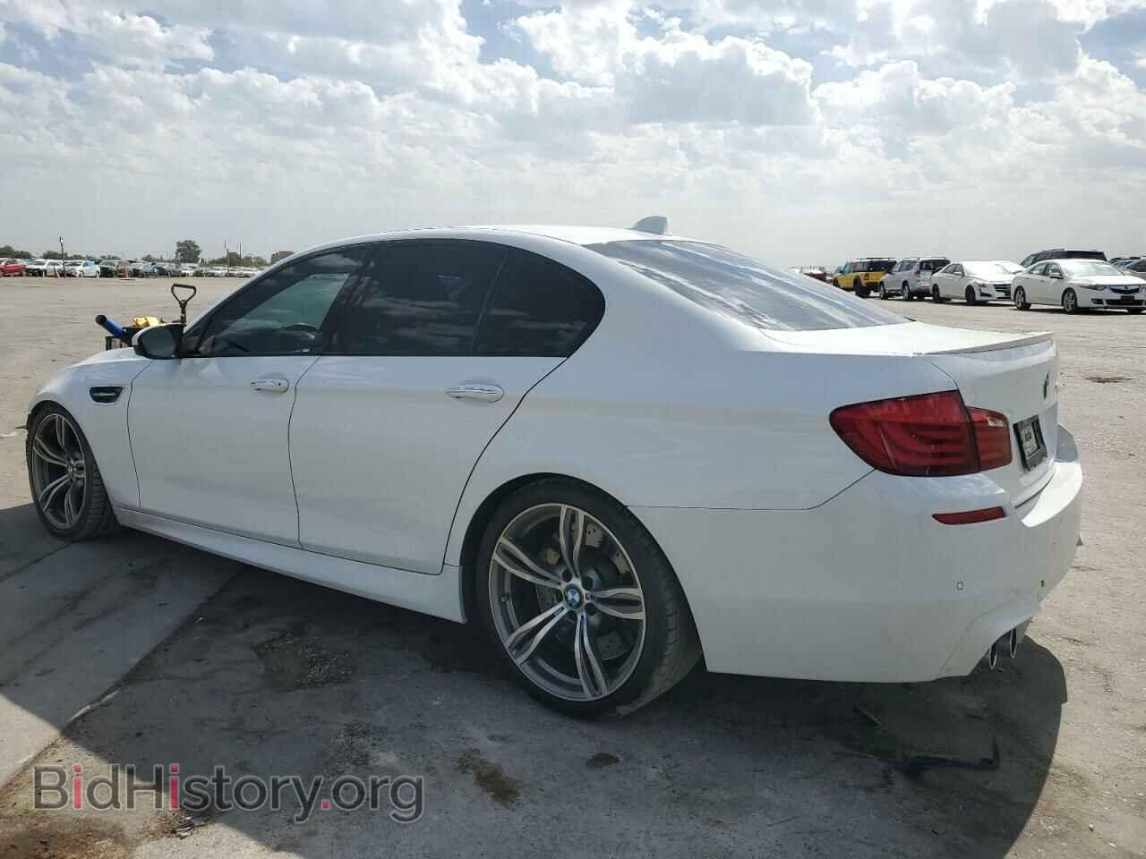 2013 BMW M5 - VIN: WBSFV9C56DD096926 - Фото 2