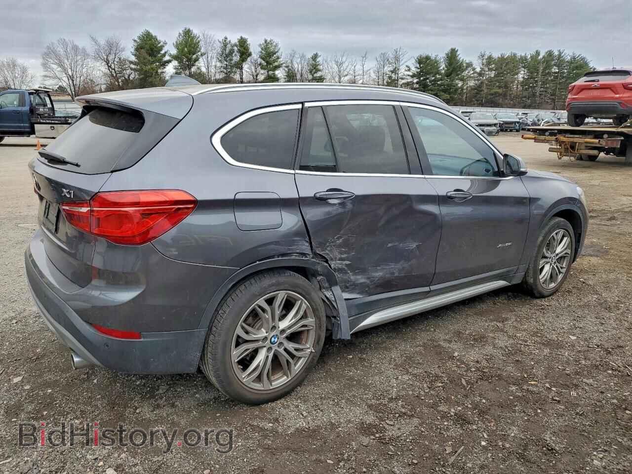2017 BMW X1 - VIN: WBXHT3Z35H4A57300 - Фото 3