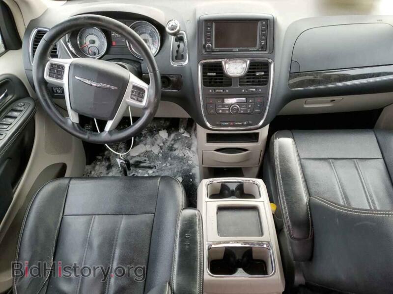 2016 Chrysler MINIVAN (VIN 2C4RC1BG7GR149357) — photo 8 of 14
