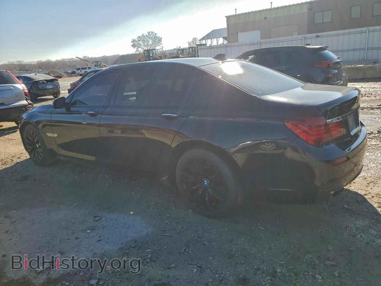 2013 BMW 7 SERIES - VIN: WBAYE8C59DD131949 - Фото 2