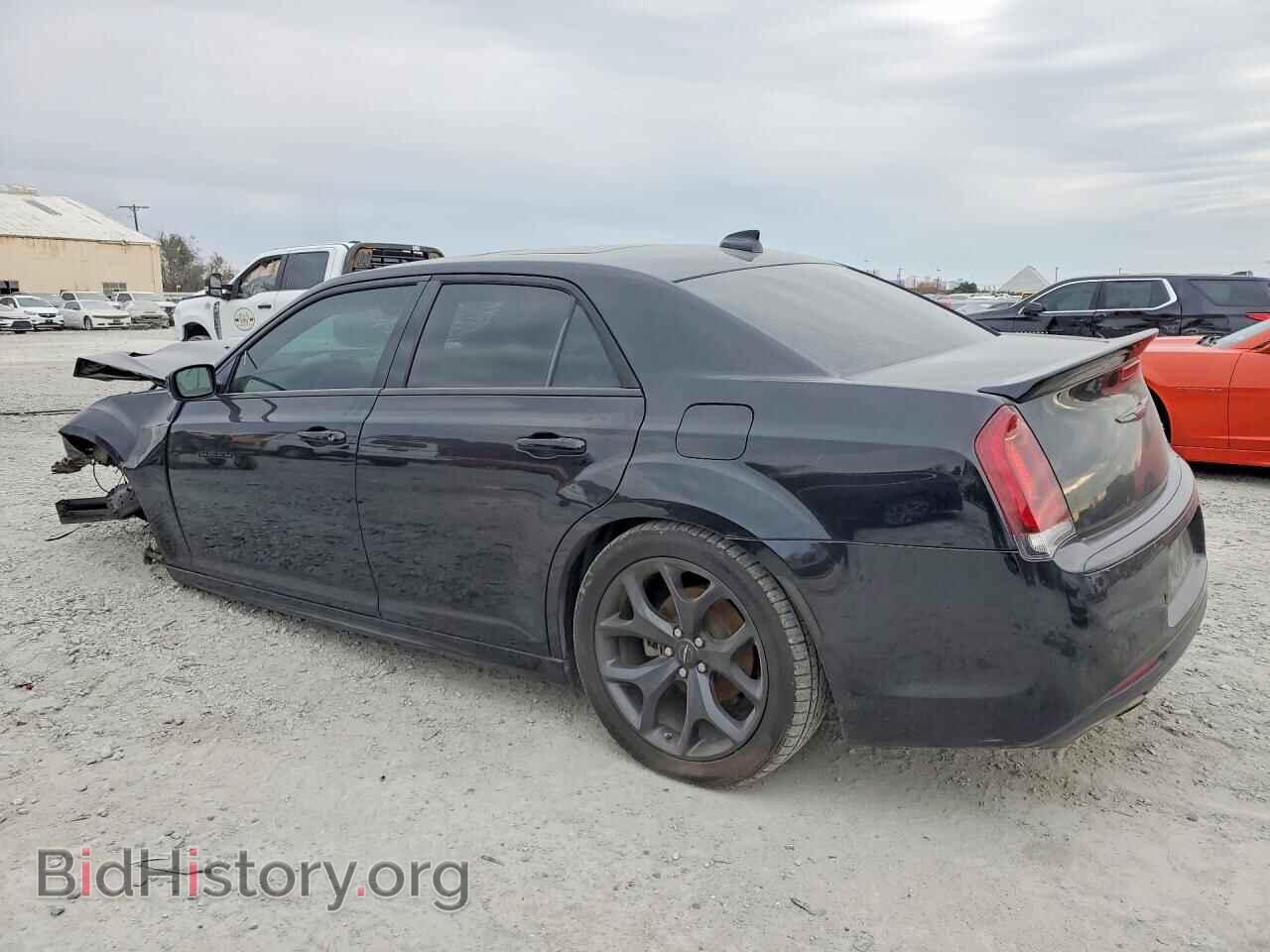 2023 CHRYSLER 300 - VIN: 2C3CCABT2PH556256 - Фото 2