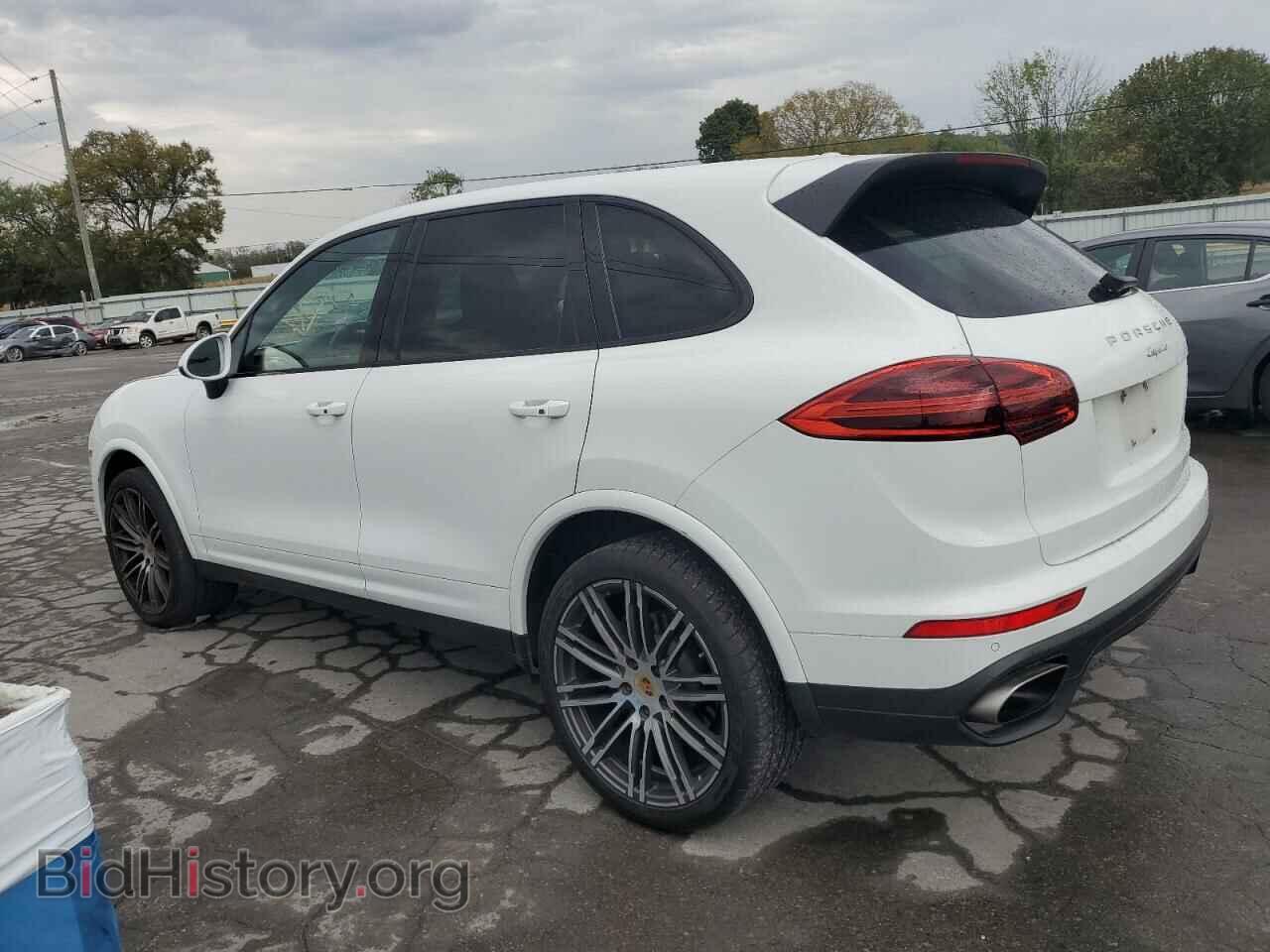 2017 PORSCHE CAYENNE - VIN: WP1AA2A22HKA85130 - Photo 2