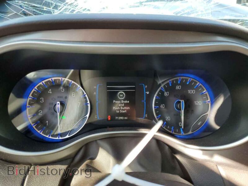 2018 Chrysler PACIFICA (VIN 2C4RC1FG4JR107343) — photo 9 of 14