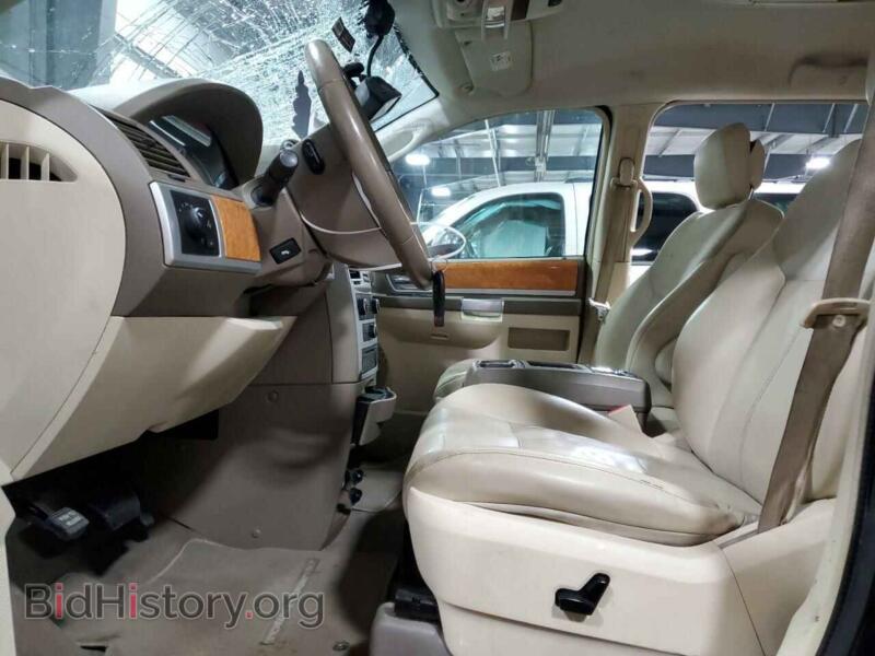 2010 Chrysler MINIVAN (VIN 2A4RR7DX8AR421821) — photo 7 of 13