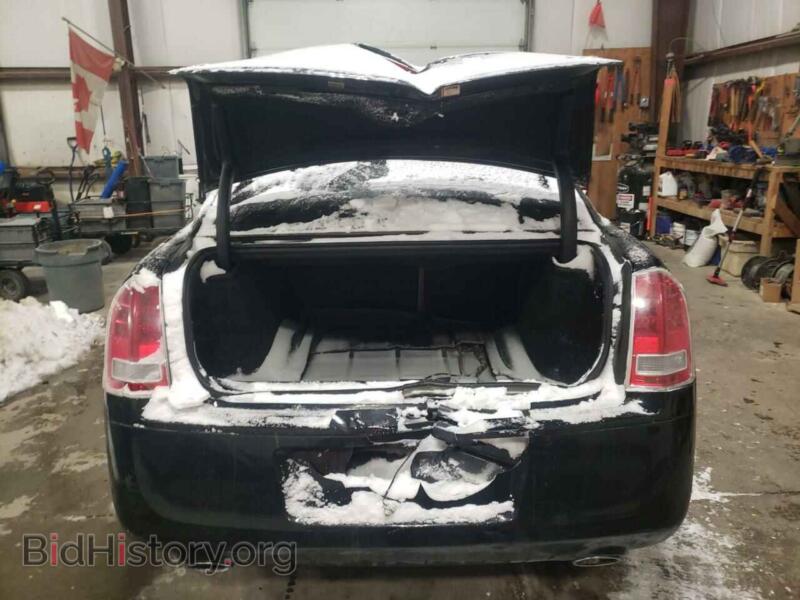 2013 Chrysler 300 (VIN 2C3CCARG1DH592184) — photo 6 of 12