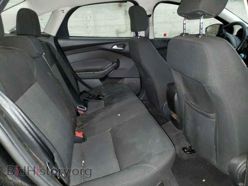 2017 Ford FOCUS (VIN 1FADP3F20HL261927) — photo 10 of 12