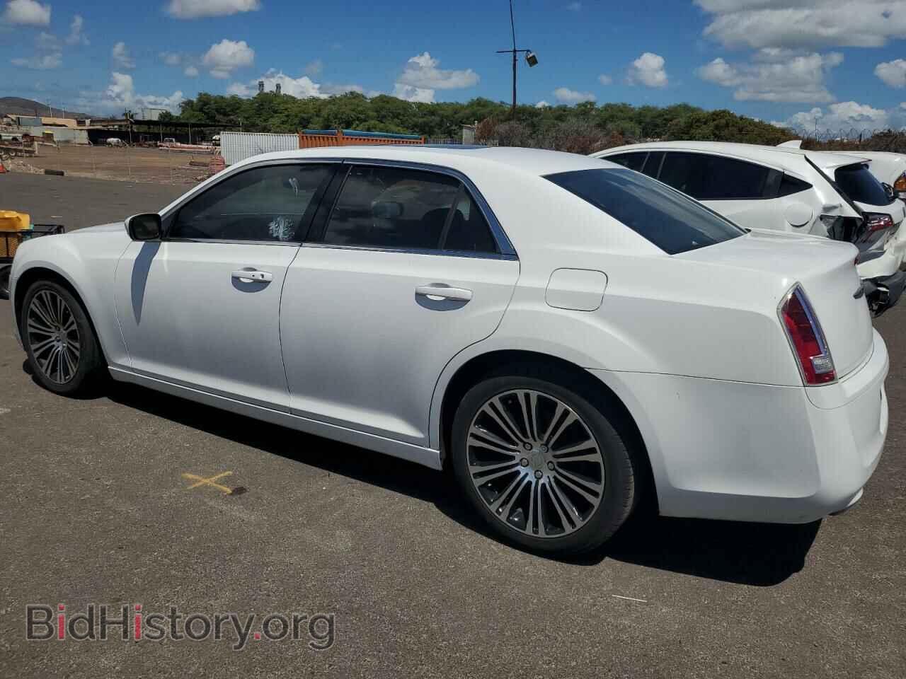 2013 CHRYSLER 300 - VIN: 2C3CCABG1DH552861 - Фото 2