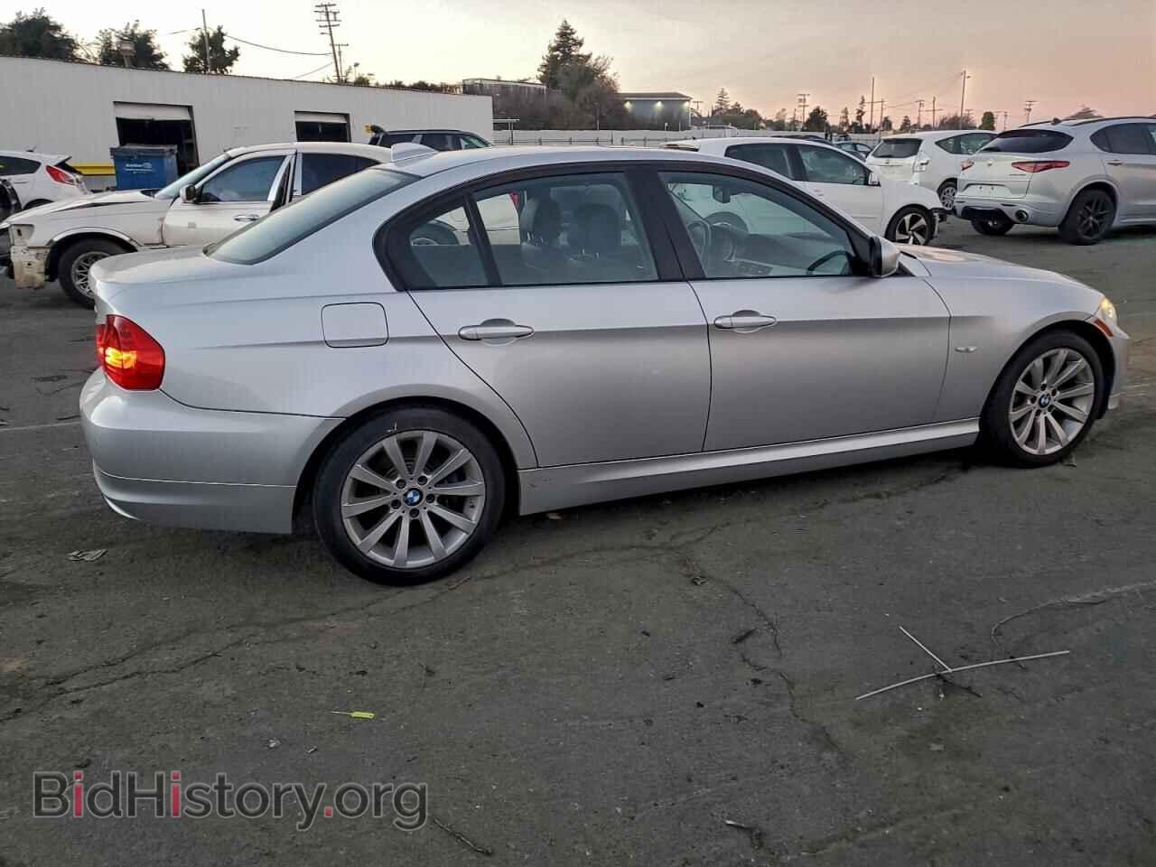 2011 BMW 3 SERIES - VIN: WBAPH5G59BNM75008 - Фото 3
