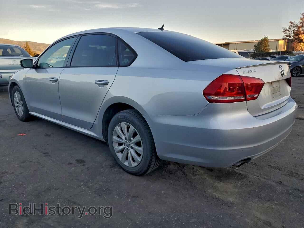 2013 VOLKSWAGEN PASSAT - VIN: 1VWAP7A32DC080470 - Фото 2