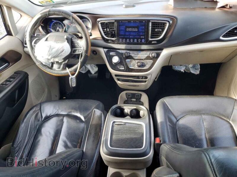 2017 Chrysler PACIFICA (VIN 2C4RC1EG4HR821985) — фото 8 из 15