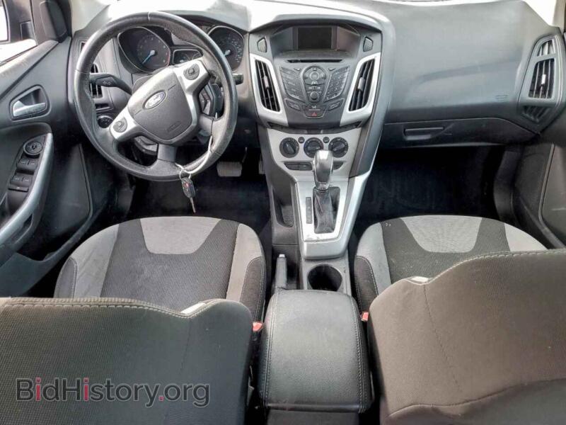 2012 Ford FOCUS (VIN 1FAHP3F23CL422684) — фото 8 из 15