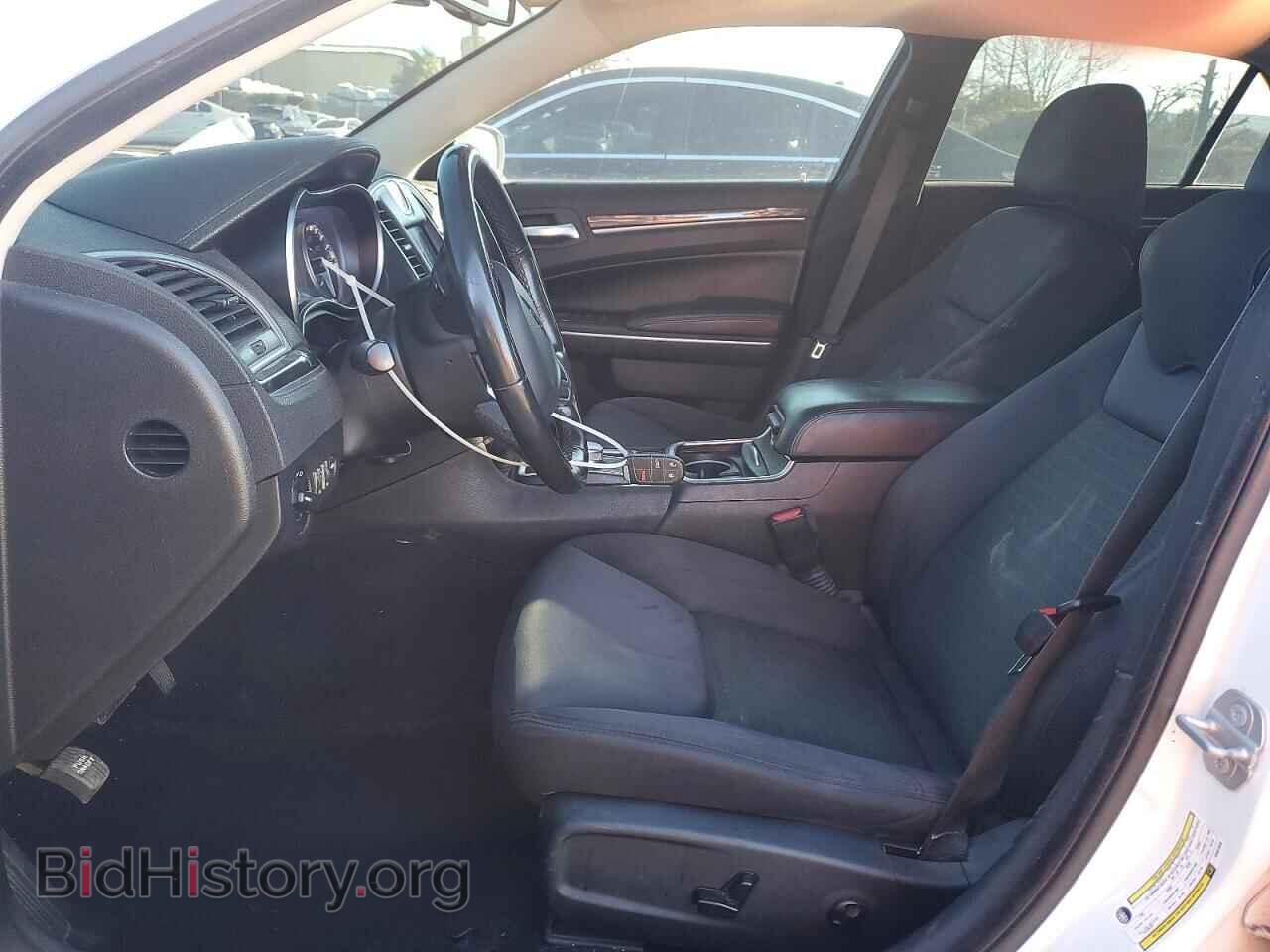 2019 CHRYSLER 300 - VIN: 2C3CCAAG3KH581020 - Фото 7