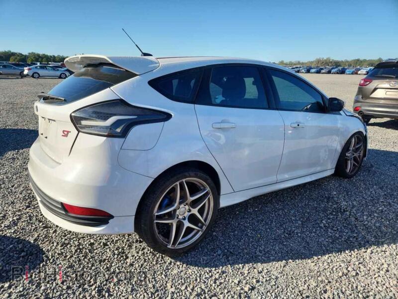 2018 Ford FOCUS (VIN 1FADP3L93JL245597) — фото 3 из 13