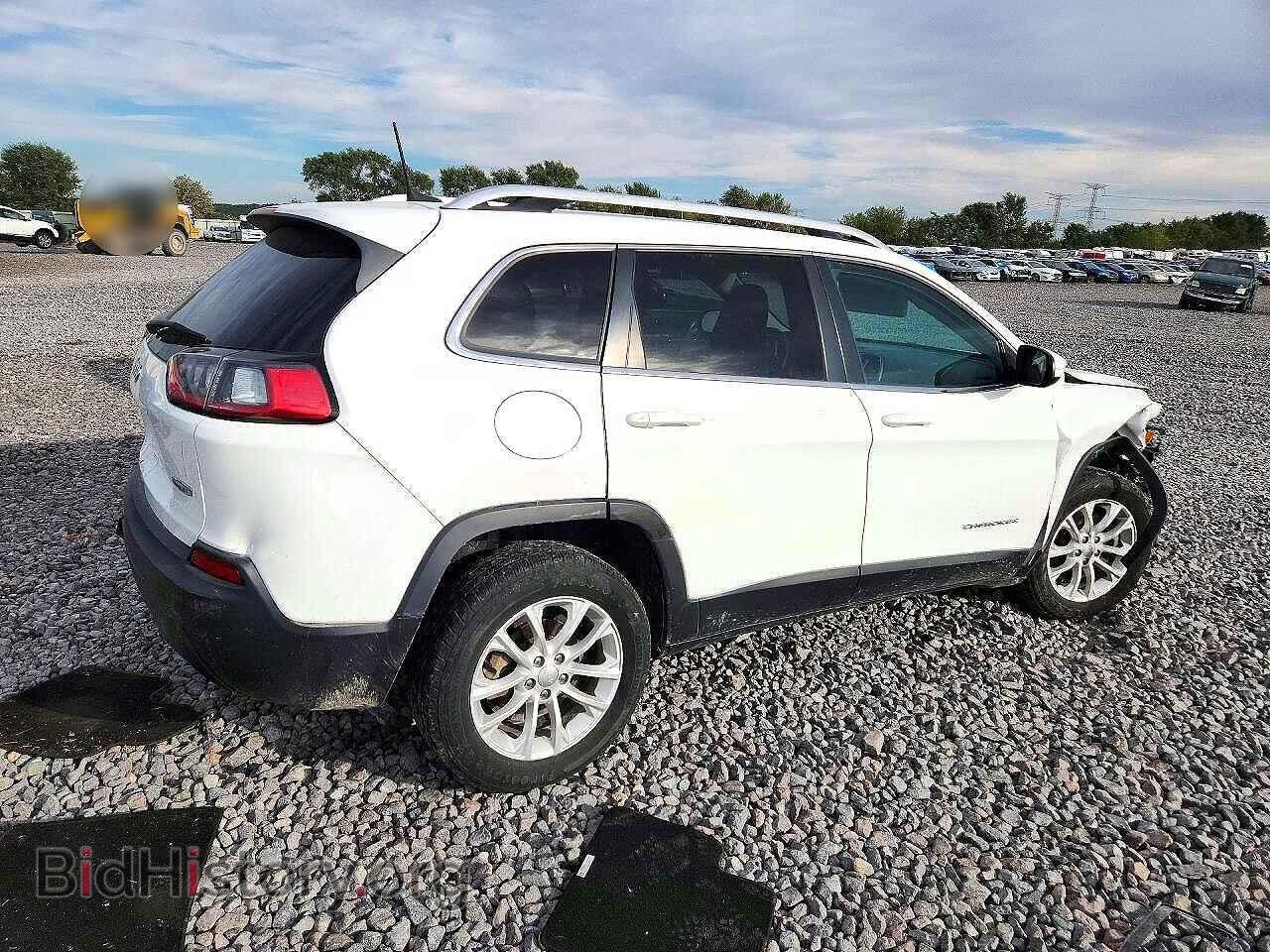 2019 JEEP CHEROKEE - VIN: 1C4PJLCBXKD373357 - Фото 3