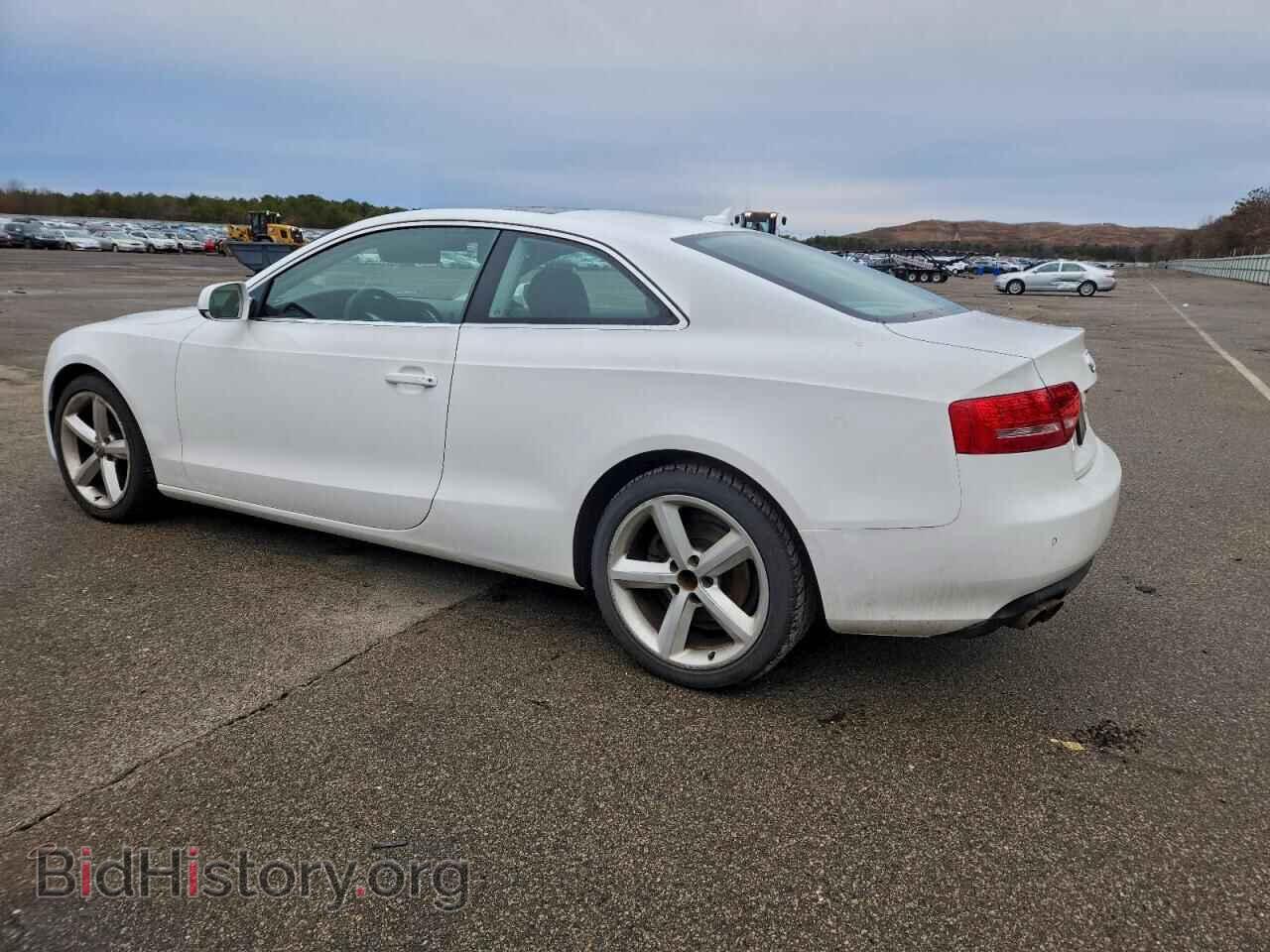 2010 AUDI A5 - VIN: WAULFAFR4AA043062 - Фото 2