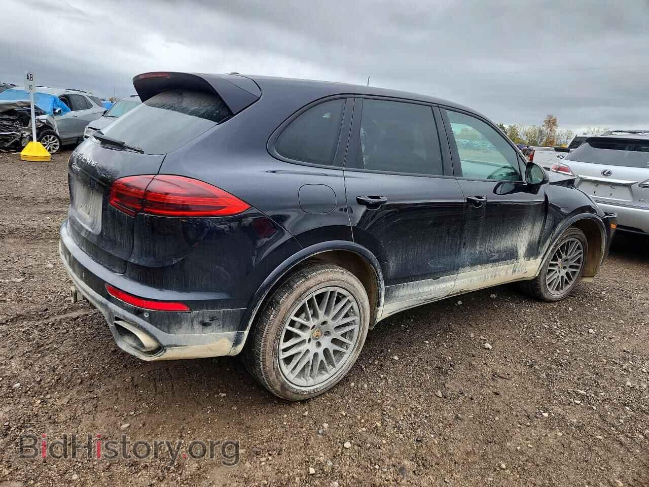 2017 Porsche CAYENNE (VIN WP1AA2A23HKA86612) — photo 3 of 13