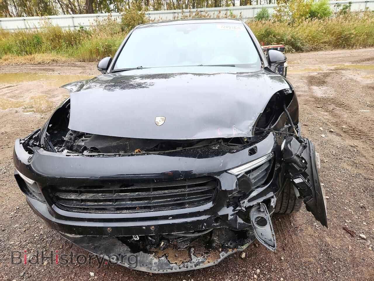 2017 Porsche CAYENNE (VIN WP1AA2A23HKA86612) — photo 5 of 13