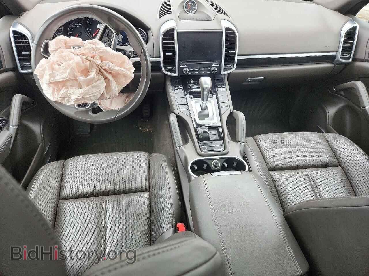 2017 Porsche CAYENNE (VIN WP1AA2A23HKA86612) — photo 8 of 13