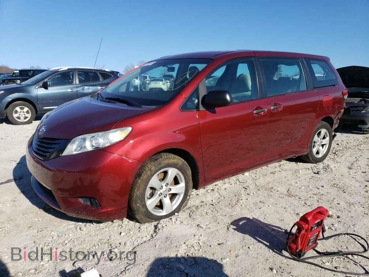 Фотография 5TDKA3DC5BS005108 - TOYOTA SIENNA 2011
